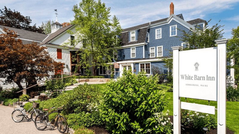White Barn Inn: Luxury Hotel In Kennebunkport: #bevhillsmag #luxurygetaway #coastaltowns #bestinninkennebunkport #travel #vacation