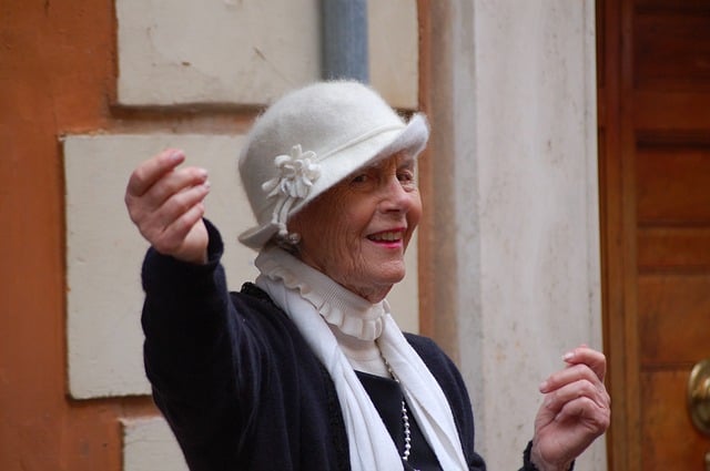 5 Tips To Manage Health Issues When Aging #health #oldlady #healthyliving #age
