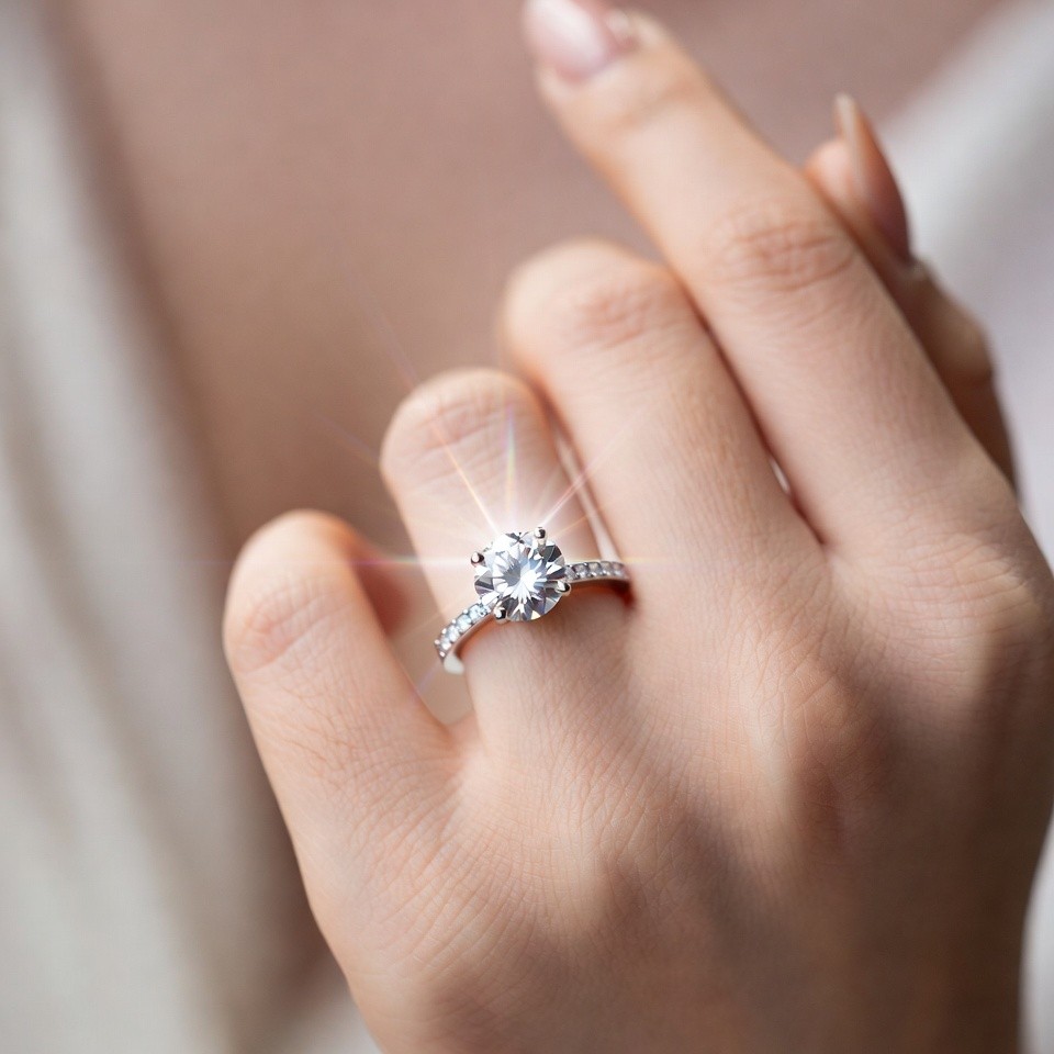 Local Picks: Best Places to Buy Engagement Rings #buydiamonds #engagementrings #labgrown #giacertified #shoprings