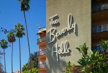 The Beverly Hills Hotel #Fivestarhotels #exclusiveescapes #vacation #luxurylifestyle #losangeles #hotels #travel #luxury #hotels #exclusive #getaway #destinations #beautiful #life #traveling #bucketlist #beverlyhills #BevHillsMag #beverlyhillshotel #vacation #travel