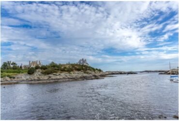 The Quick Guide to Block Island for the Day #BlockIsland #BlockIslandRI #RhodeIsland #NewEnglandTravel #LuxuryTravel #IslandGetaway #CoastalTravel #TravelGuide #DayTrip #VisitRhodeIsland