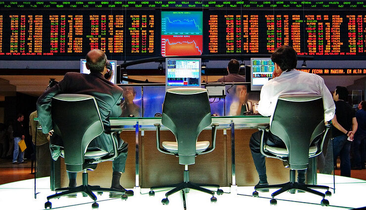 How Swing Trading Can Help You Build Wealth #stoks #invetsing #swingtrading #trading #money #tradingstocks #beverlyhills #bevhillsmag #beverlyhillsmagazine