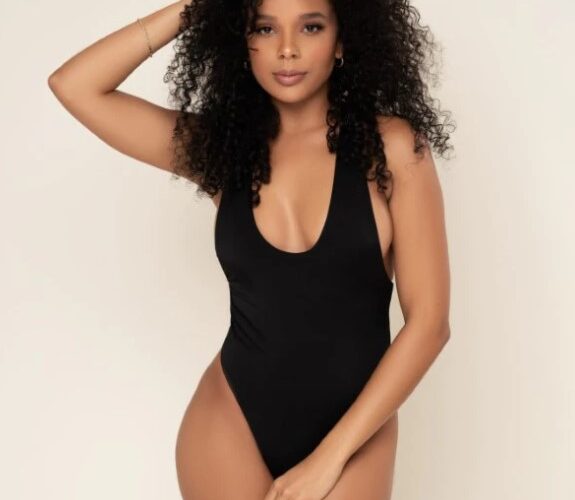 SXA Siena One Piece #fashion #shop #style #bevhillsmag #beverlyhills #beverlyhillsmagazine #SXA #swimwear #swimsuit