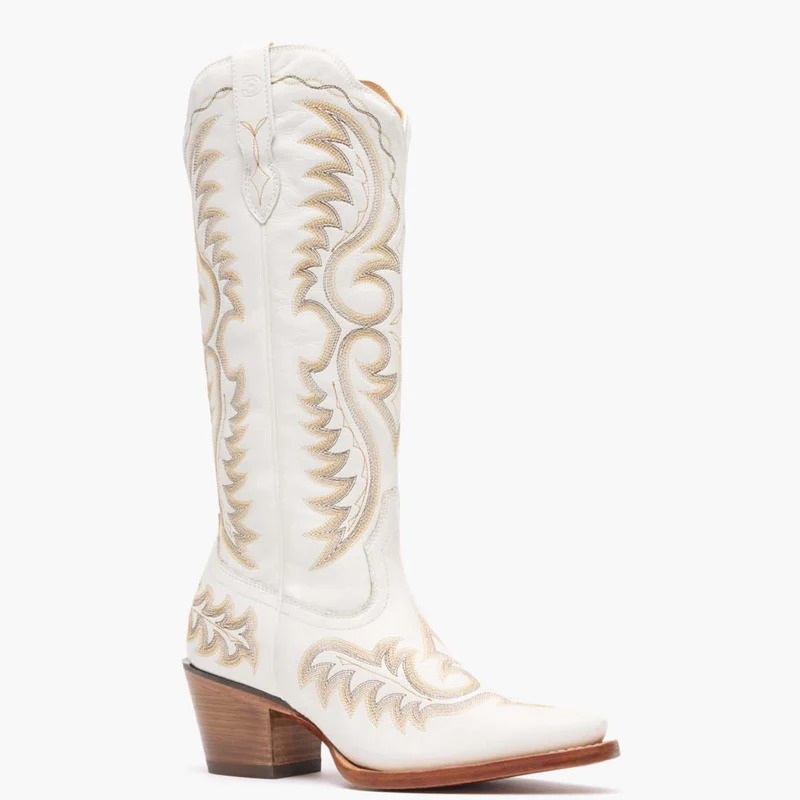 The Modern Woman’s Guide to Luxury Boots #LuxuryFashion #LuxuryBoots #BootStyle #WomensFashion #WesternBoots #LuxuryFootwear #FashionStyle #LeatherBoots #CowboyBoots #StyleGuide