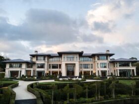 5 Most Luxurious Homes in Beverly Hills #beverlyhills #beverlyhillsmagazine #bevhillsmag #luxurioushomes #privateresidence #realestate #beautifulmansion