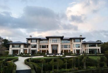 5 Most Luxurious Homes in Beverly Hills #beverlyhills #beverlyhillsmagazine #bevhillsmag #luxurioushomes #privateresidence #realestate #beautifulmansion