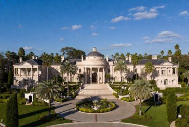 The Most Luxurious Homes in Beverly Hills #LuxuryRealEstate, #BeverlyHillsRealEstate, #LuxuryHomes, #BeverlyHillsHomes, #LuxuryLifestyle, #LuxuryLiving, #BeverlyHills, #BevHillsMag, #BeverlyHillsMagazine, #LuxuryRealEstate