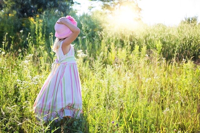 Best Lawn Care Chores For Kids To Do #kids #chores #bevhillsmag #beverlyhillsmagazine #beverlyhills