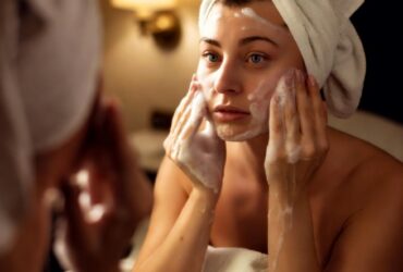 How To Wake Up Radiant with Best Evening Skincare Routines #NightSkincare, #RetinolGlow, #Slugging, #LEDTherapy, #OvernightHydration, #RadiantSkin, #BeautySleep