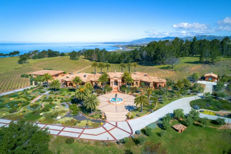 Retreat at Cambria: A Coastal Dream Home #USA #dreamhomes #realestate #homesforsale #newjersey #beverlyhills #beverlyhillsmagazine #luxury #exclusive #luxurylifestyle #beautiful #life #beverlyhills #BevHillsMag #cambria #california