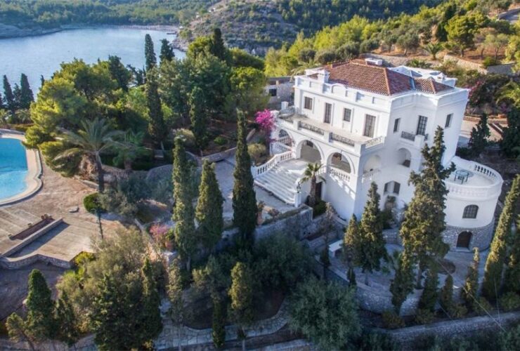 Cavo Sereno: A Greek Castle by the Sea