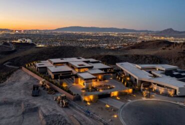 Oscar De La Hoya Lists Las Vegas Home for $20 Million #dreamhomes #bevhillsmag #beverlyhills #beverlyhillsmagazine #realestate #celebrityhomes