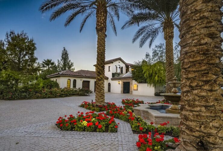 Sylvester Stallone's Million Dollar Home in La Quinta #luxury #realestate #homesforsale #celebrity #celebrityhomes #celebrityrealestate #dreamhomes #sylvesterstallone #beverlyhills #beverlyhillsmagazine #bevhillsmag