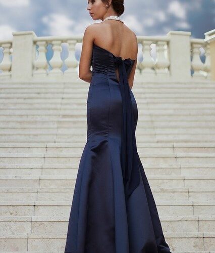 Style Tips To Find The Perfect Dress #shop #dress #dresses #shopping #fashion #style #bevhillsmag #beverlyhills #beverlyhillsmagazine
