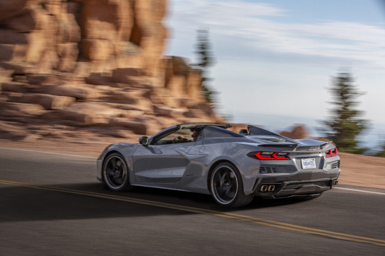 Luxury Sports Car: Chevrolet Corvette E Ray #beverlyhills #beverlyhillsmagazine #bevhillsmag #Chevy #ChevroletCorvetteZ06 #ChevyCorvetteZ06 #coolcar #luxurysportscar #sportscar #fastcar #fastestcar #carmagazine #popularcarmagazine