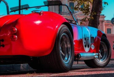 Should the Shelby Cobra Be Your Next Luxury Car? #beverlyhills #beverlyhillsmagazine #bevhillsmag #shelbycobra #luxurycar #affordableracingcar