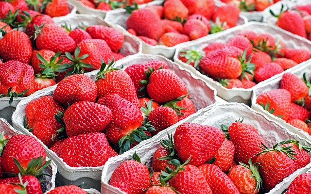 Health Benefits of Strawberries #healthy #life #fruits #strawberries #helath #diets #bevhillsmag #beverlyhills #beverlyhillsmagazine