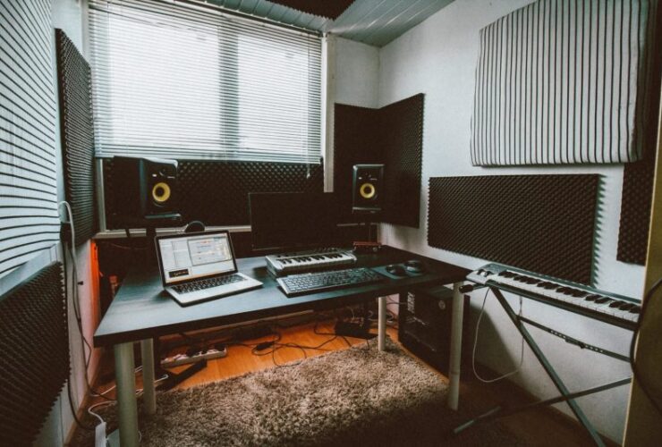 how to equip your music studio:#beverlyhills #beverlyhillsmagazine #musicstudio #musicstudio #homestudio #music #musicalinstruments #digitalkeyboard #computers