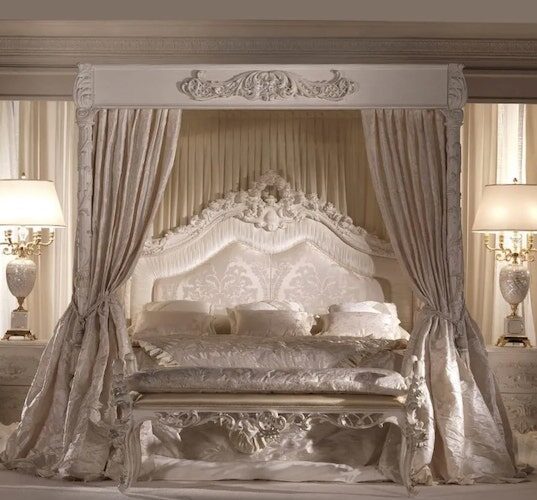 How to Create the Perfect Luxury Master Bedroom #homedecor #interiordesign #decorating #luxurymasterbedroom #furniture #beverlyhills #beverlyhillsmagazine #bevhillsmag #juliettesinteriors