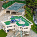 justin beiber's spectacular vacation homes:#beverlyhills #beverlyhillsmagazine #justinbeiber #vacationhomes #vacationhomesinhawaii #Haileybaldwin #waterfallingestate #rentalhomes #hawaii #celebrity #luxury