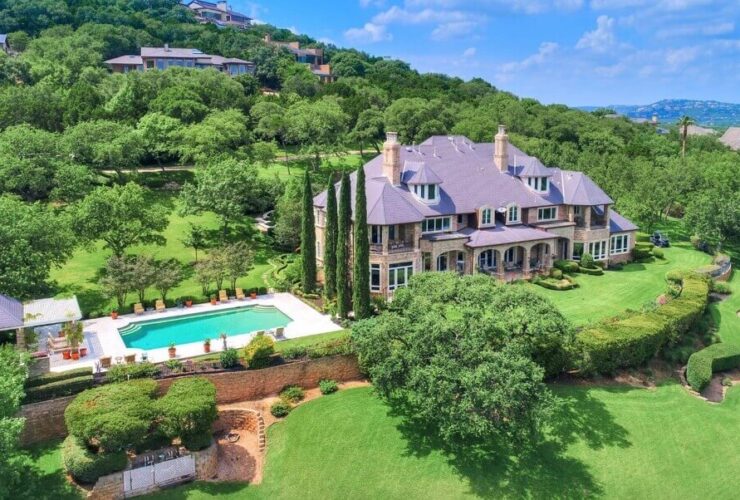 The Milburn Estate: An Austin Luxury Property #luxury #realestate #homesforsale #dreamhomes #beverlyhills #bevhillsmag #beverlyhillsmagazine