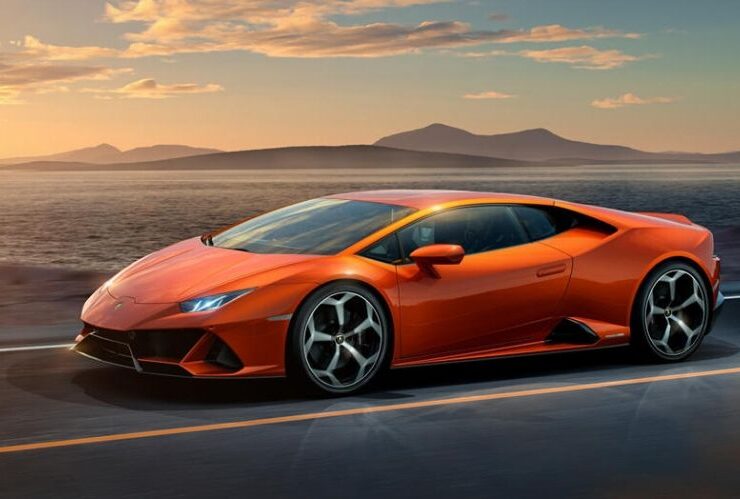 Sporty-Fast Car: The Lamborghini Huracan #cars #carmagazine #car #dreamcars #fastcars #luxurycars #beverlyhills #beverlyhillsmagazine #lamborghinihuracan #lamborghini #huracan