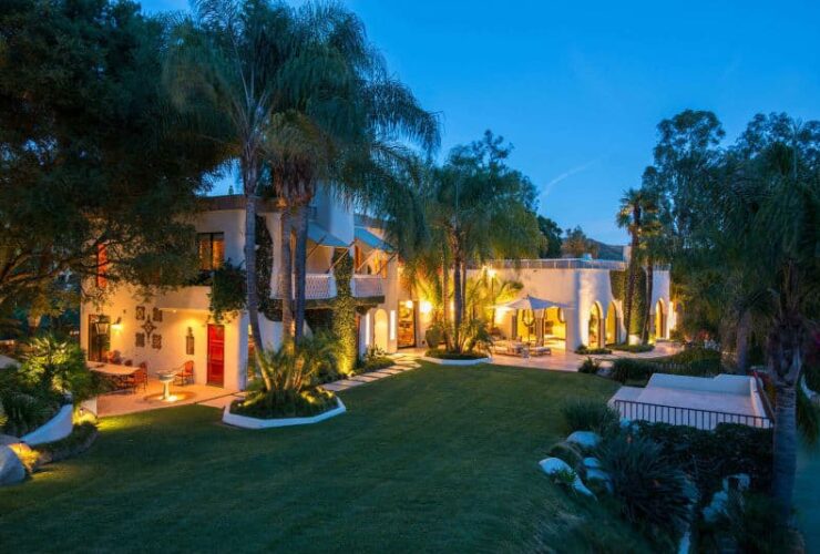 Cher's Beverly Hills Mansion For Sale $68Million #beverlyhills #beverlyhillsmagazine #luxury #realestate #homesforsale #celebrity #celebrityhomes #cher #realestate #dreamhomes #beverlyhills #bevhillsmag #beverlyhillsmagazine