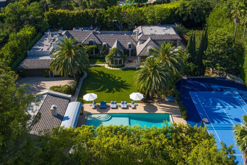 Madonna's Beverly Hills Mansion For Sale $35Million #beverlyhills #beverlyhillsmagazine #luxury #realestate #homesforsale #celebrity #celebrityhomes #realestate #dreamhomes #beverlyhills #bevhillsmag #beverlyhillsmagazine