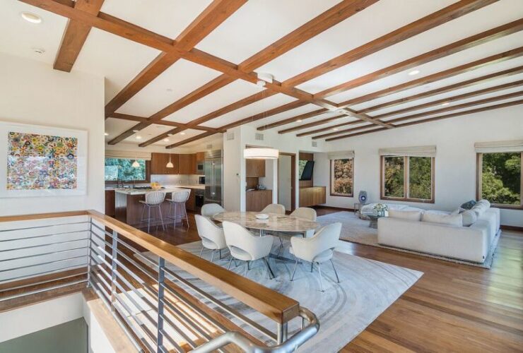 Sex and the City's Kristin Davis's Brentwood Home #dreamhomes #realestate #homesforsale #Madrid #mansions #estates #beverlyhills #beverlyhillsmagazine #luxury #exclusive #luxurylifestyle #beautiful #life #beverlyhills #BevHillsMag