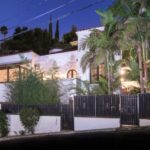 Paris Hilton Sunset Strp Home #beverlyhills #beverlyhillsmagazine #luxury #realestate #homesforsale #hamptons #newyork #beachside #realestate #dreamhomes #beverlyhills #bevhillsmag #beverlyhillsmagazine #parishilton #heiress #celebrities #celebrityhomes