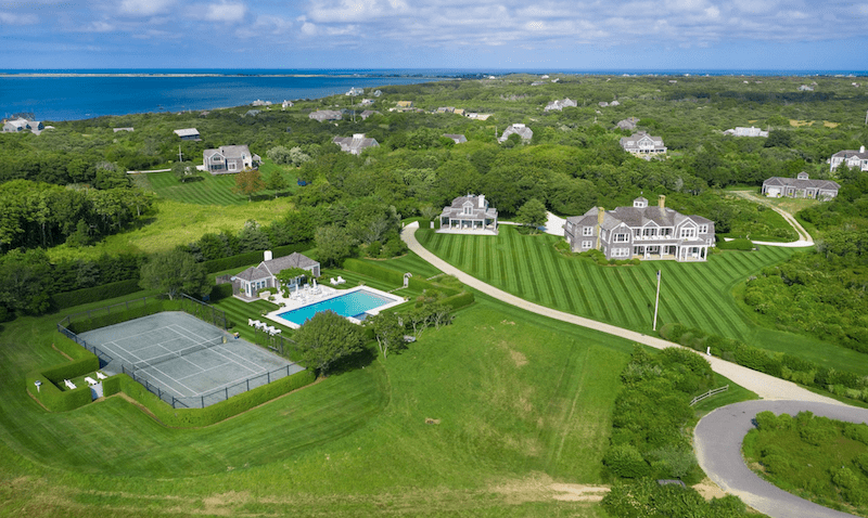 A Seaside Estate on Nantucket Island #luxury #realestate #homesforsale #dreamhomes #beverlyhills #bevhillsmag #beverlyhillsmagazine