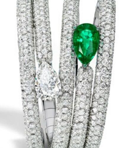 Diamond Jewelry: The-One-Pear-Diamond & Emerald Bracelet from De Grisogono #jewelry #shopjewelry #jewels #finejewelry #gold #silver #diamonds #diamondbracelet #jewellery #jewelleryforwomen #beverlyhills #beverlyhillsmagazine #bevhillsmag #diamondbracelet #emeraldbracelet