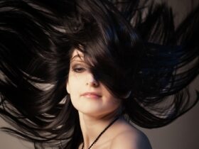 Hair Extensions by Pink Lemon #bevhillsmag #beverlyhills #beverlyhillsmagazine #makeup #beauty #beautyproducts #hair #hairextensions