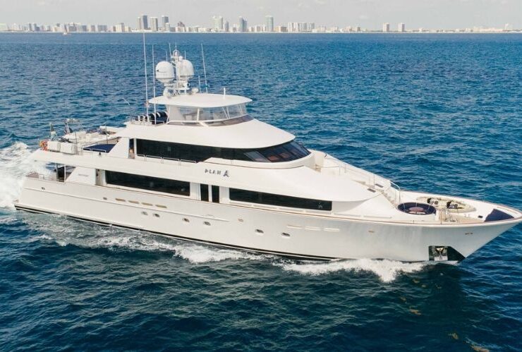 Luxury Superyacht: The Plan A Westport 130’ #yacht #yachts #yachtlife #yachting #luxury #beverlyhills #beverlyhillsmagazine #bevhillsmag #superyacht #luxurysuperyacht #westport130' #planA