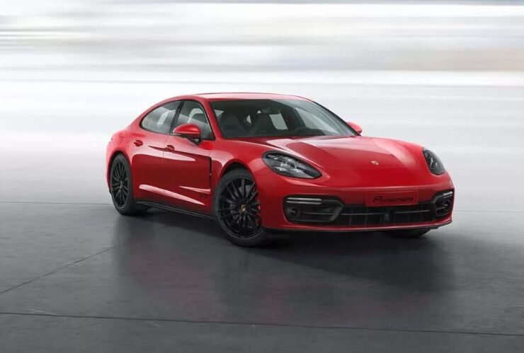 Luxury Sports Car: The Porsche Panamera #luxurycars #dreamcars #coolcars #fastcars #carmagazine #beverlyhills #beverlyhillsmagazine #bevhillsmag #cars #porsche #porsche panamera