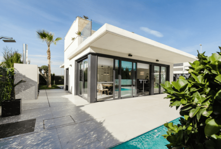 Is Your Vacation Home A Worthwhile Investment? #realestate #vacationhome #dreamhomes #beverlyhills #beverlyhillsmagazine #bevhillsmag