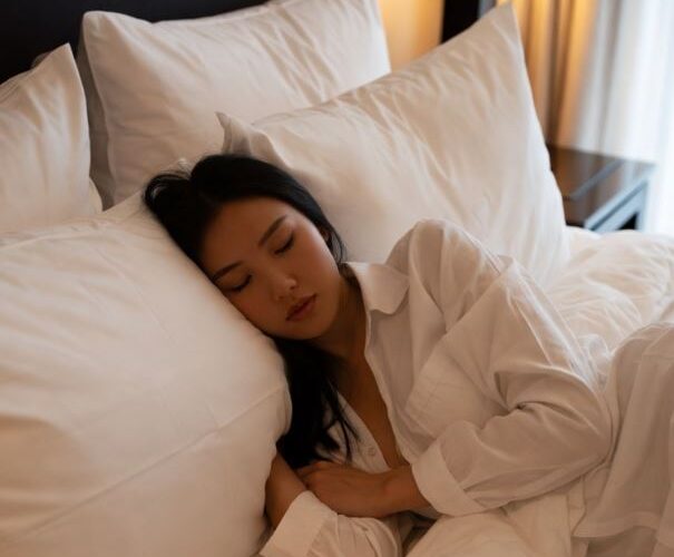 The Secret Behind Hotel Pillow Comfort: What Makes Them So Special? #HotelPillows, #LuxurySleep, #PillowSecrets, #DownFill, #HypoallergenicBedding, #SleepComfort, #HospitalityBedding