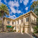 8 Reasons Your Home Isn't Selling #money #realestate #dreamhomes #homesforsale #homesweethome #bevhillsmag #beverlyhills #beverlyhillsmagazine