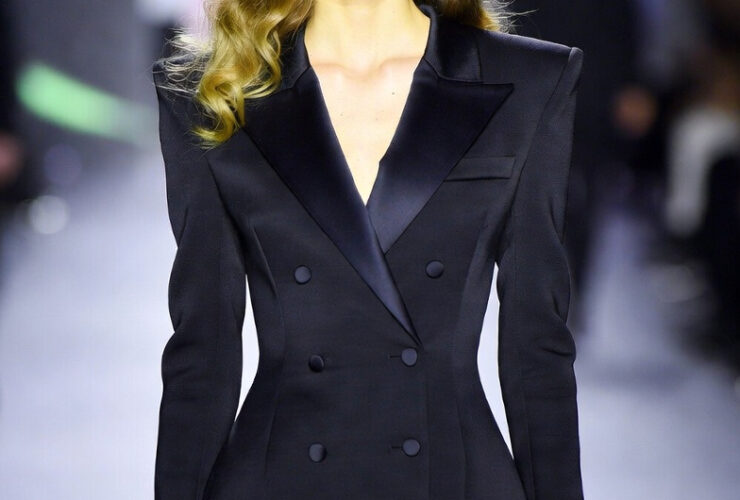 BALMAIN: Luxury Shopping Guide For Bold Style #Balmain #LuxuryFashion #DesignerStyle #ModernLuxury #HighFashion #BevHillsMag #BeverlyHills #BeverlyHillsMagazine #FashionEditorial