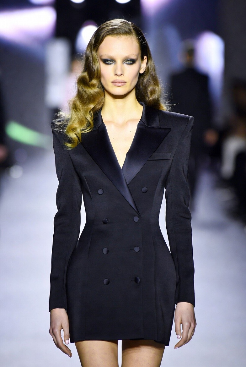 BALMAIN: Luxury Shopping Guide For Bold Style #Balmain #LuxuryFashion #DesignerStyle #ModernLuxury #HighFashion #BevHillsMag #BeverlyHills #BeverlyHillsMagazine #FashionEditorial