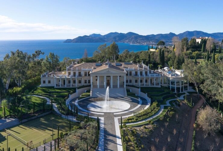 An Extravagant Cannes Estate #luxury #realestate #homesforsale #dreamhomes #beverlyhills #bevhillsmag #beverlyhillsmagazine