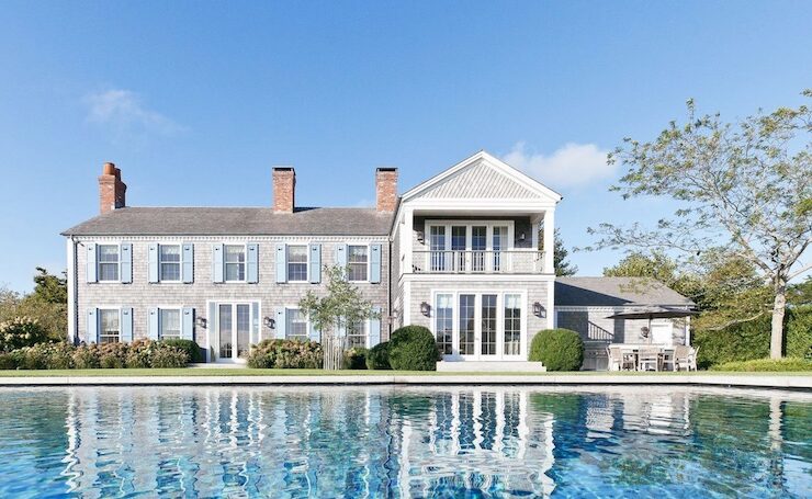 A Breezy Hamptons' Escape #luxury #realestate #homesforsale #dreamhomes #beverlyhills #bevhillsmag #beverlyhillsmagazine