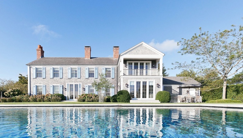 A Breezy Hamptons' Escape #luxury #realestate #homesforsale #dreamhomes #beverlyhills #bevhillsmag #beverlyhillsmagazine