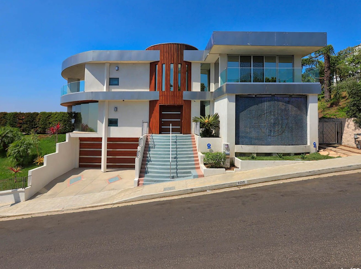 A Modern Mansion in Los Angeles