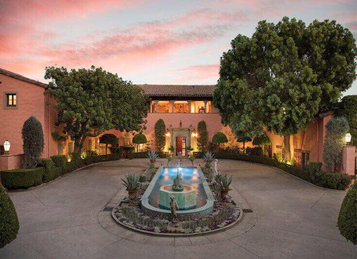 Beverly House: An Iconic Mansion #beverlyhills #beverlyhillsmagazine #bevhillsmag #luxury #realestate #homesforsale #celebrity #celebrityhomes #celebrityrealestate #dreamhomes