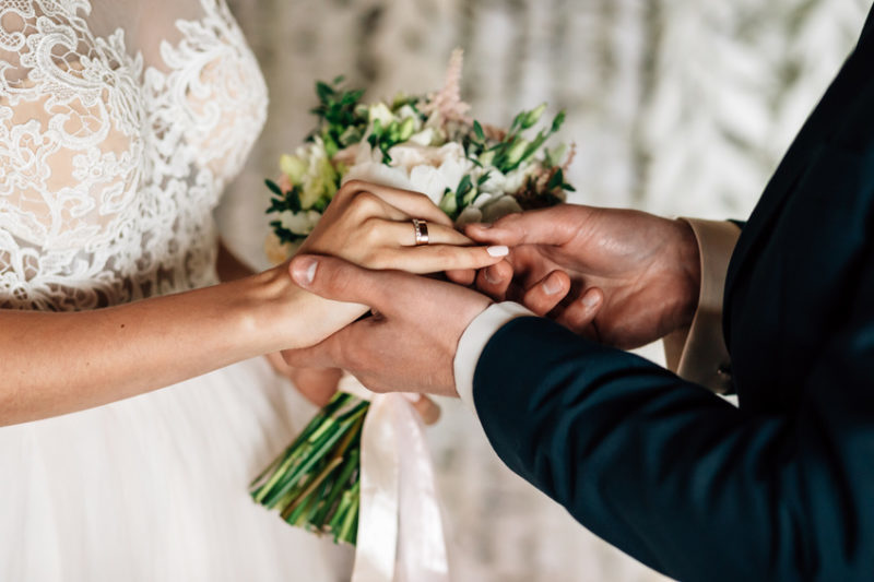 How To Plan An Affordable Wedding #wedding #weddingplanning #bidetobe #love #marriage #engagement #bevhillsmag #beverlyhills #beverlyhillsmagazine