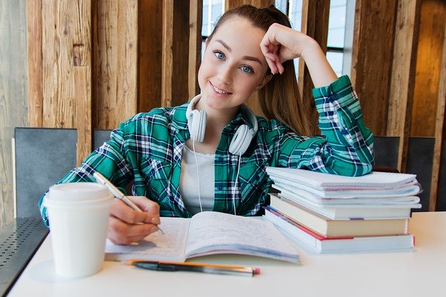 How To Support Your Child To Get Into College #students #college #parenting #bevhillsmag #beverlyhillsmagazine #beverlyhills