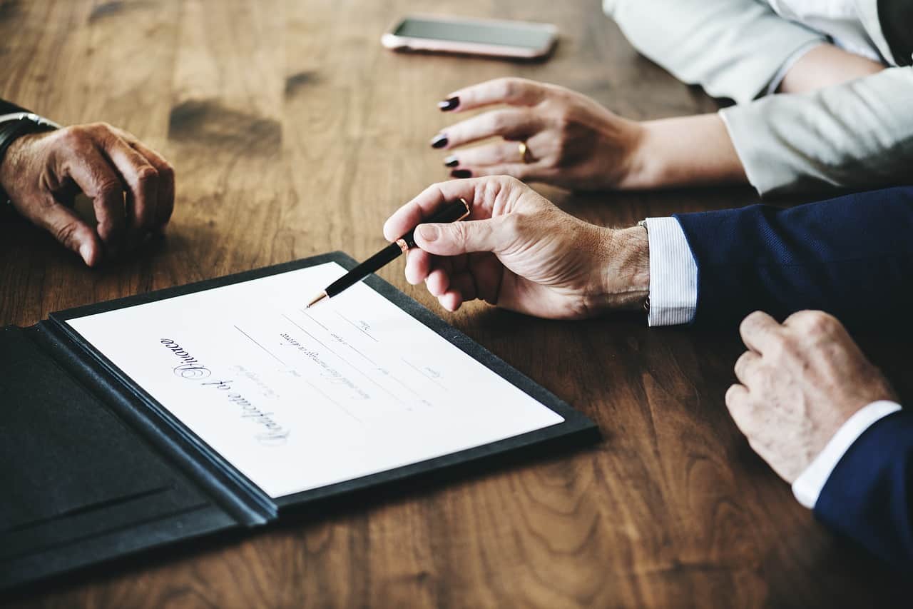 3 Tips To Manage Divorce With Experienced Lawyers #divorce #bevhillsmag #beverlyhillsmagazine #lawyers
