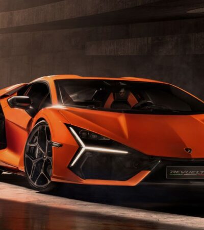 Lamborghini Revuelto #beverlyhills #beverlyhillsmagazine #bevhillsmag #lamborghini #dreamcar #popularcarmagazine #carmagazine #coolcars #exoticcars #fastcars #supercars #sportscar #luxurycars