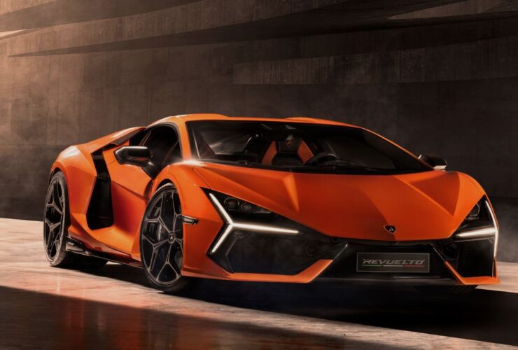 Lamborghini Revuelto #beverlyhills #beverlyhillsmagazine #bevhillsmag #lamborghini #dreamcar #popularcarmagazine #carmagazine #coolcars #exoticcars #fastcars #supercars #sportscar #luxurycars